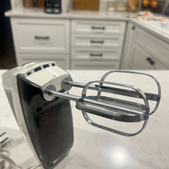 Vintage Hand Mixer Sunbeam Mixmaster Brown (Tested) 1980s Model 3 Speeds Retro - Picture 9 of 10